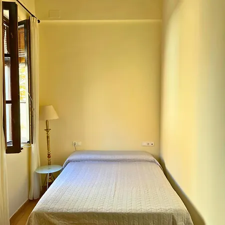 Home4u Castillejos Apartment *